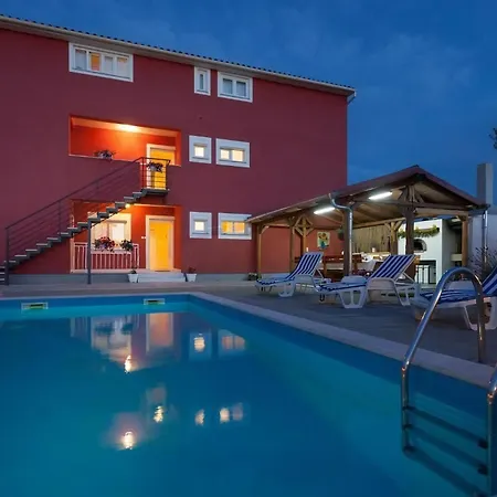 Ferienvilla Ana Mit Privatem Pool Rovinj